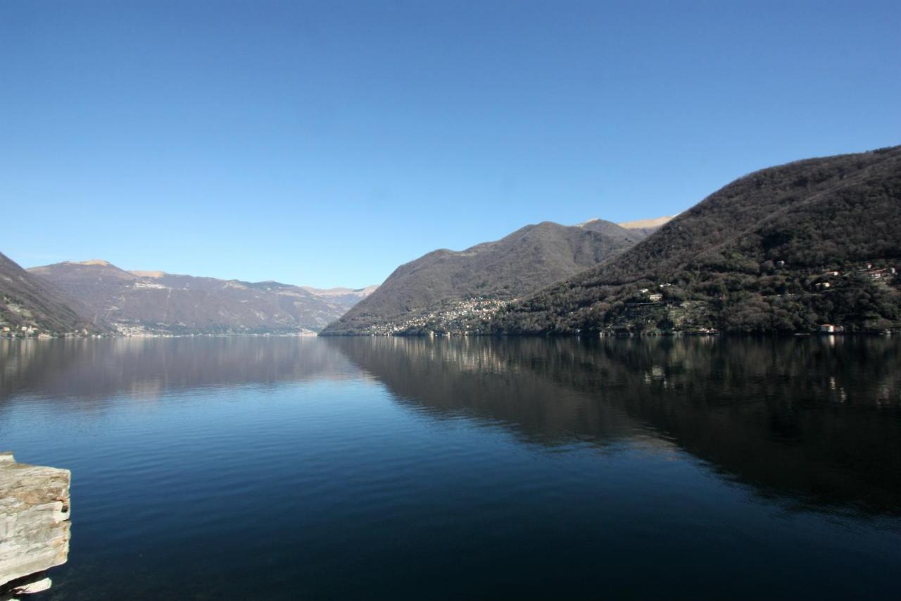 House On The Lake Shore Of Laglio Luaran gambar