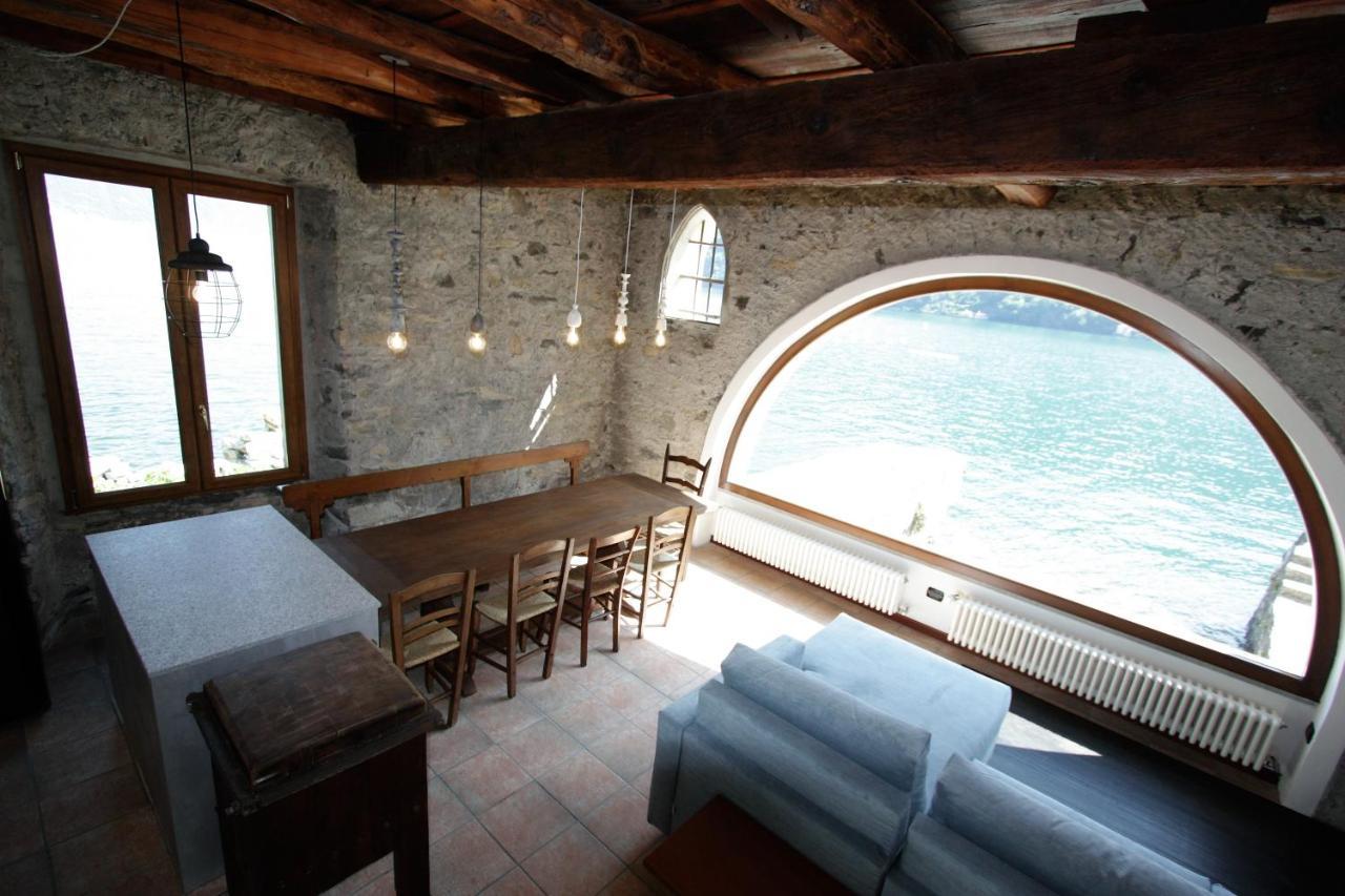 House On The Lake Shore Of Laglio Luaran gambar